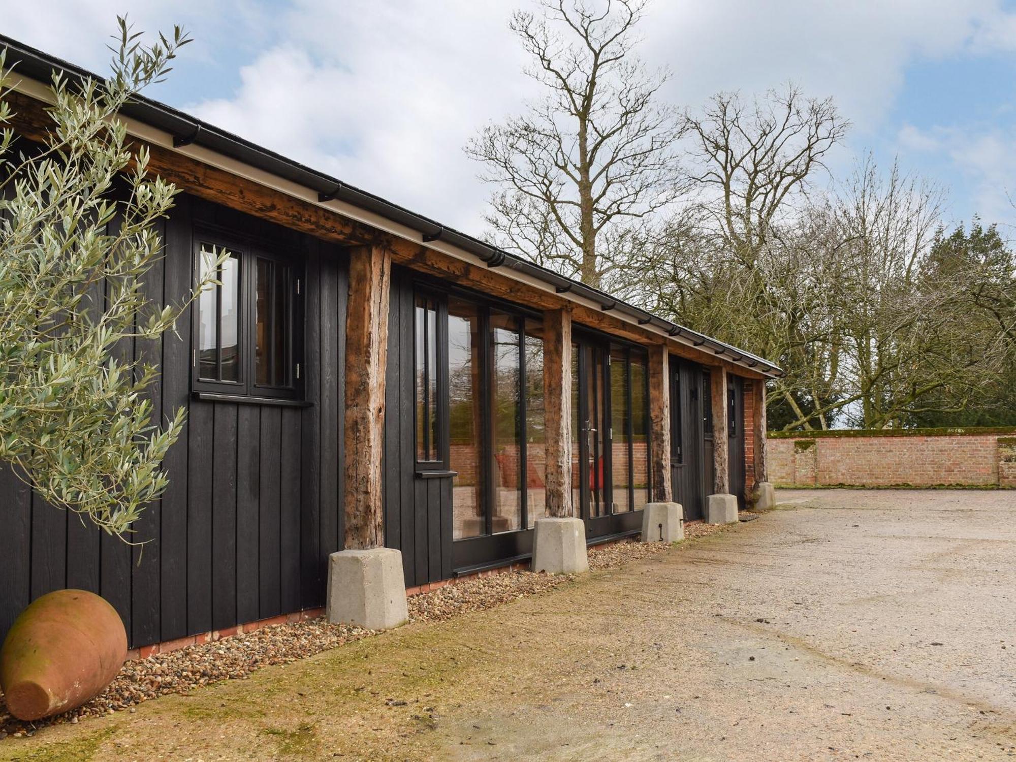 Post Box Lodge Dickleburgh Exterior photo